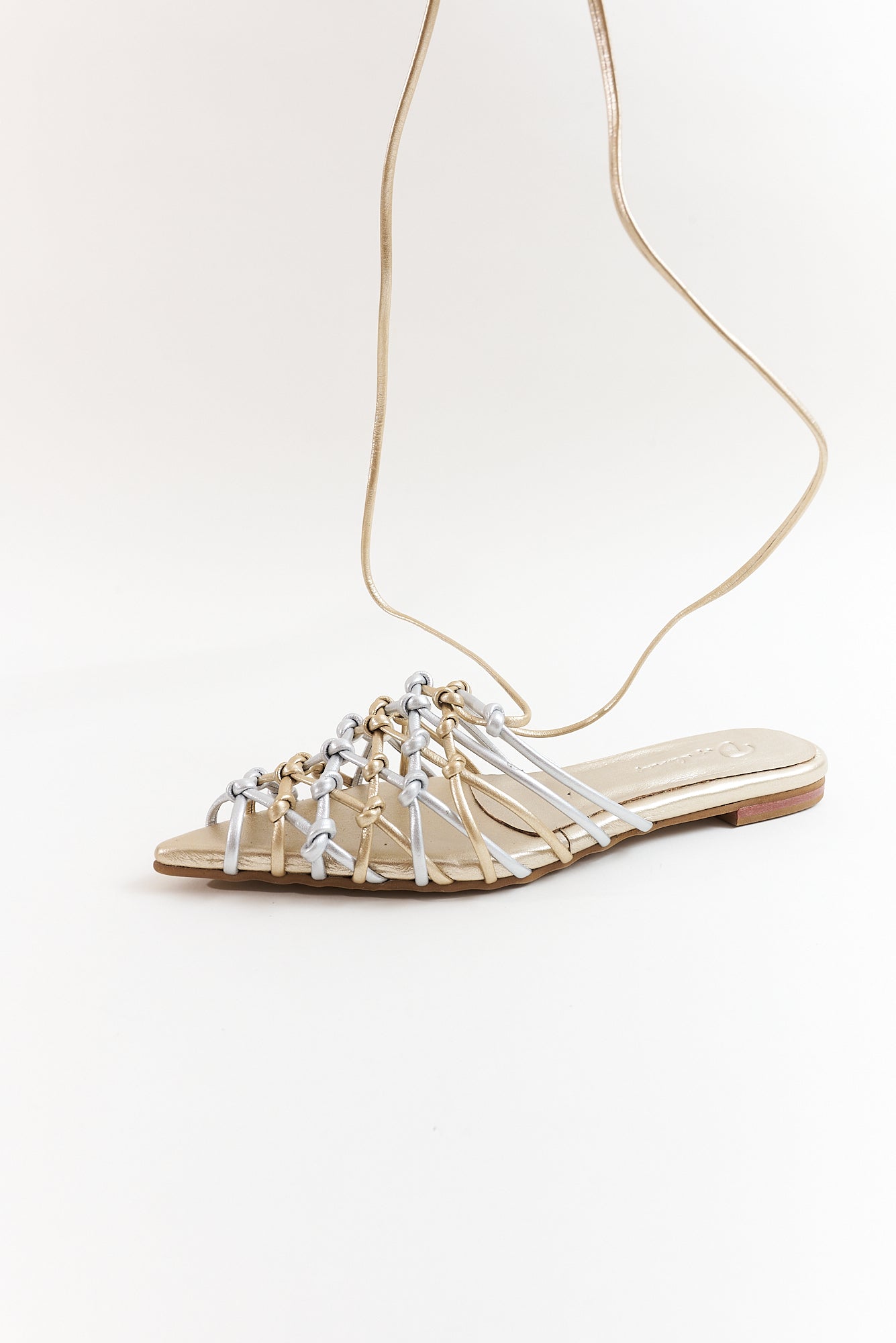 Raíces, dorado x plateado